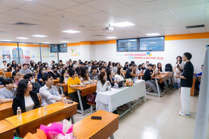 Sinh viên Khoa Tiếng Anh khai mở cơ hội nghề nghiệp trong lĩnh vực CSKH và Call Center 10