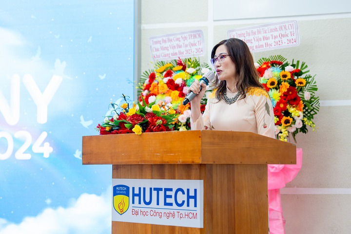 Rộn ràng Lễ khai giảng chương trình Quốc tế và liên kết Quốc tế năm học 2023-2024 tại HUTECH 27