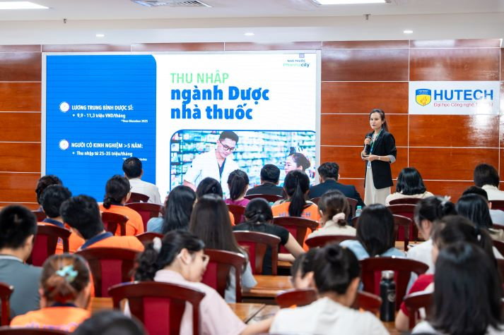 [Video] Update kỹ năng thực tiễn, sinh viên Khoa Dược tự tin khởi đầu hành trình sự nghiệp 65