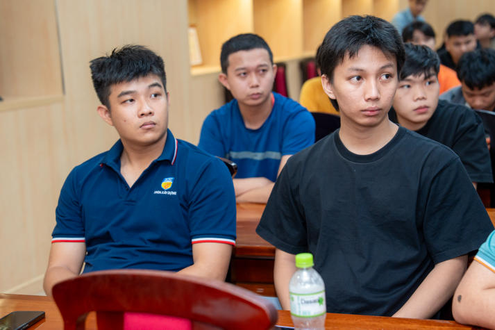 Sinh viên Khoa Xây dựng hoàn thiện kỹ năng bảo vệ đồ án và hồ sơ tuyển dụng 47