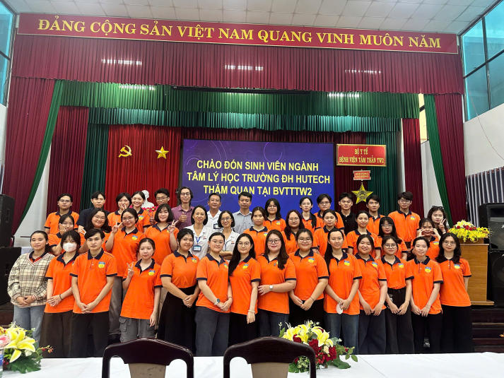 Sinh viên Tâm lý học trải nghiệm công tác hỗ trợ điều trị nghiện và chăm sóc sức khỏe tâm thần 64