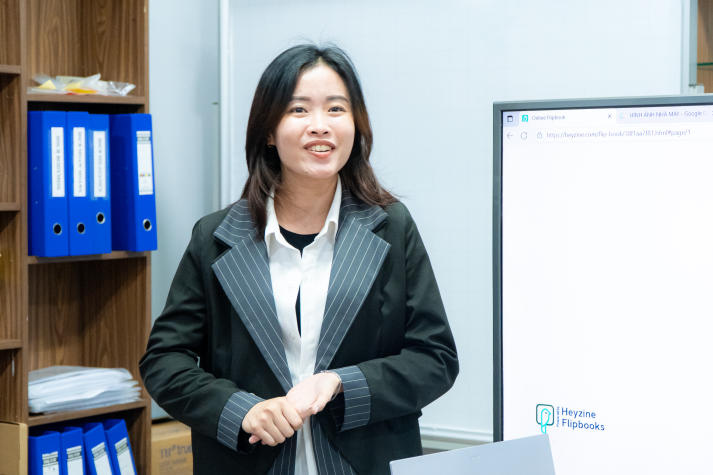 Sinh viên Công nghệ thẩm mỹ khám phá hậu trường ngành làm đẹp tại Nhà máy mỹ phẩm Labcos 28