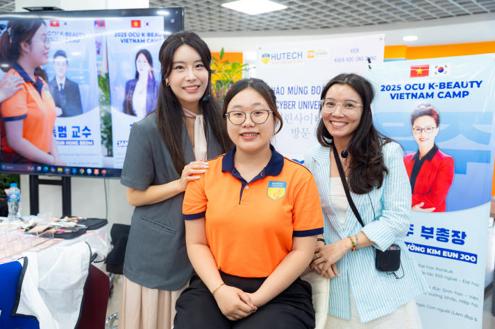 [Video] Sinh viên Viện Khoa học Ứng dụng khám phá bí mật chuẩn K-Beauty cùng chuyên gia Hàn Quốc 114