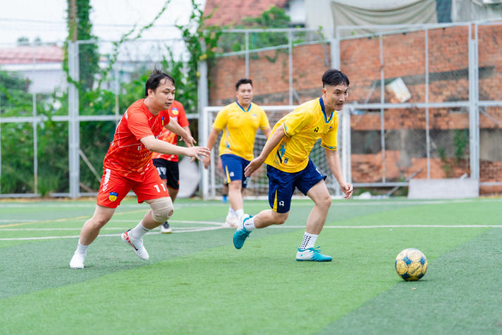 [Hội thao CB-GV-NV HUTECH 2025]: Bóng đá nam ra quân, kịch tính ngay loạt trận mở màn 58