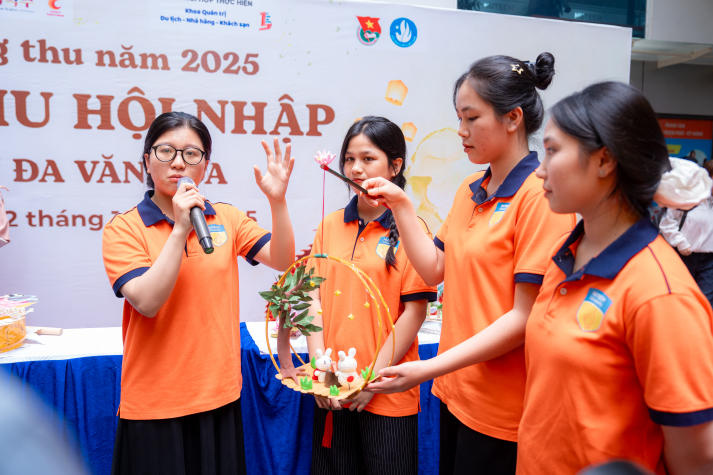 “Trung thu Hội nhập - Sắc màu đa văn hóa” tại HUTECH: Gắn kết sinh viên, lan tỏa giá trị văn hóa 150