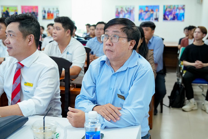 Sinh viên Khoa Xây dựng tìm hiểu về quản lý khối lượng thi công trên nền tảng số 31