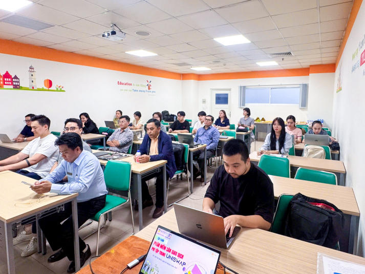 Đổi mới giảng dạy tài chính, giảng viên Khoa Tài chính - Thương mại tiếp cận nền tảng Uniswap 5