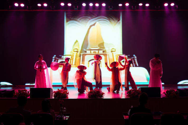 Trình diễn giàu bản sắc, sinh viên Thanh nhạc tỏa sáng trong kỳ thi tốt nghiệp 63