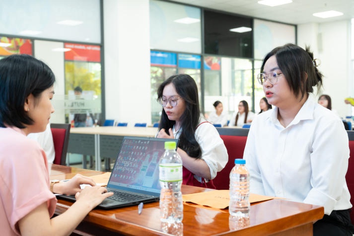 Tự tin phỏng vấn cùng Coca-Cola, sinh viên Viện Khoa học Ứng dụng ghi điểm với chuyên gia 51