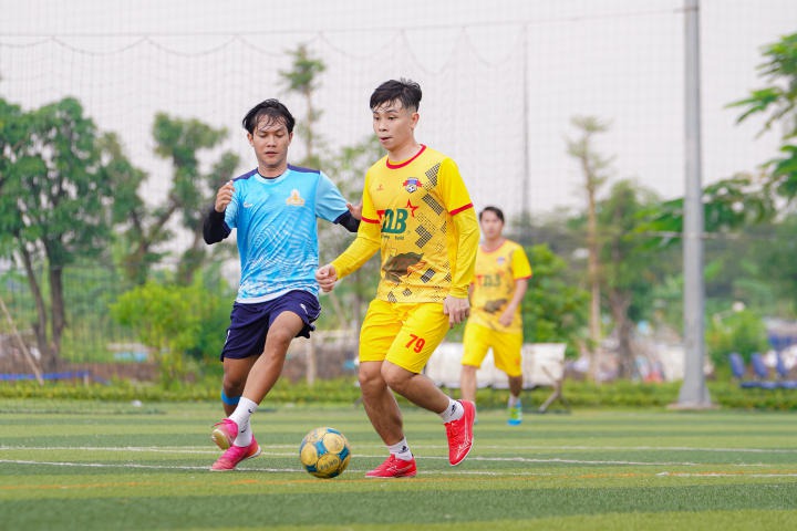 [Video] Sinh viên Việt Nam - Lào - Campuchia sôi nổi giao hữu bóng đá tại Hitech Park Campus của HUTECH 115