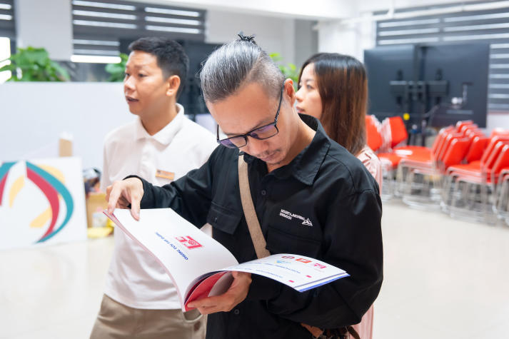 Sinh viên Thiết kế đồ họa trình làng đồ án nhận diện thương hiệu giàu tính sáng tạo 70