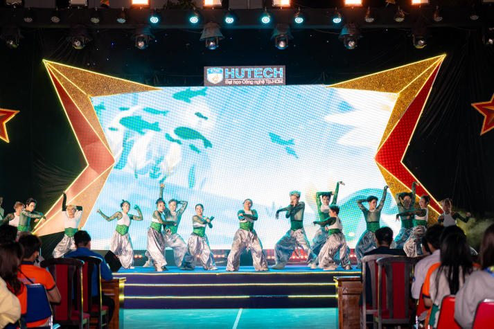 Trình diễn đậm chất di sản, THE SPIKE chinh phục ngôi vị Quán quân HUTECH’s Got Talent 2026 42