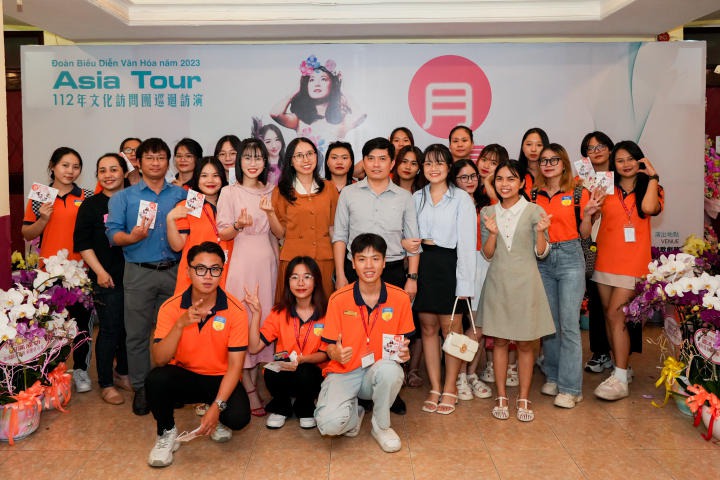 Sinh viên Trung Quốc học HUTECH thích thú giao lưu văn hoá xứ Đài với chủ đề “Ánh trăng nói hộ lòng tôi” 66