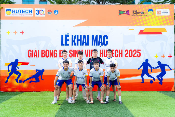 [Video] [Giải Bóng đá Sinh viên HUTECH 2025] Rộn ràng khai mạc và khởi tranh những lượt trận đầu tiên 120