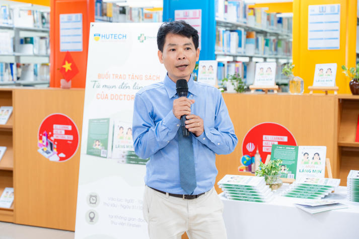 Viện Khoa học Ứng dụng tiếp nhận bộ sách chuyên sâu về chăm sóc da từ Doctor Acnes 64