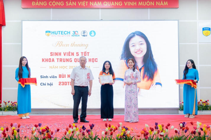 Tổng kết và triển khai công tác năm học 2024-2025, Khoa Trung Quốc học bắt đầu cho một hành trình phát triển mạnh mẽ 109