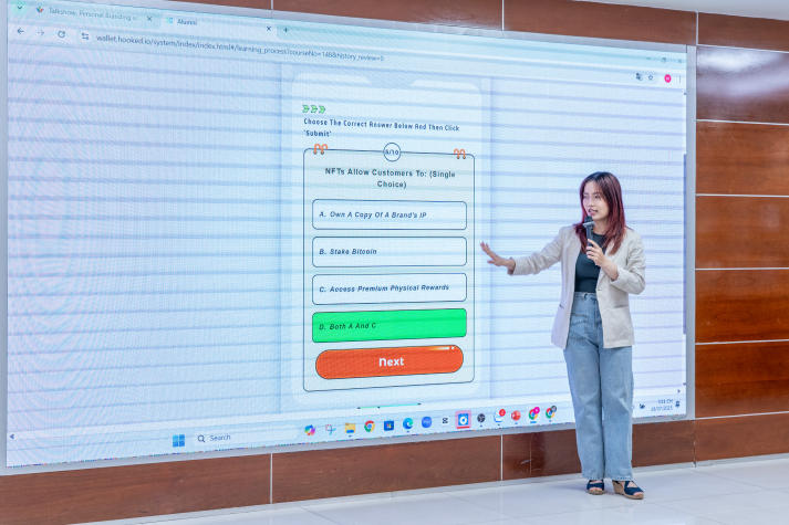 Sinh viên Khoa Marketing - Kinh doanh quốc tế khám phá NFT trong hành trình phát triển thương hiệu cá nhân 87