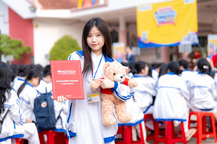 [Ảnh] HUTECH Scholarship Tour 2026 “phủ sóng” học bổng xuyên Việt,  tiếp sức sĩ tử chạm tương lai 254