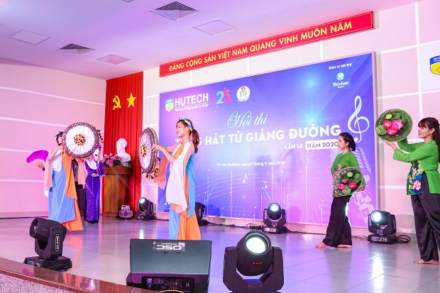 Việt Nam hữu tình được tái hiện tại Vòng sơ khảo Hội thi “Tiếng hát từ giảng đường” lần 14 năm 2020 341