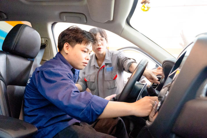 [Hướng nghiệp 2026] Học Công nghệ kỹ thuật ô tô có được thực hành với máy móc thật? 40