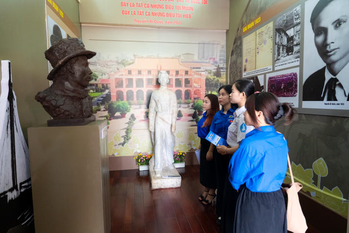 Sinh viên Khoa Quản trị kinh doanh lan tỏa khát vọng tuổi trẻ qua vòng Chung kết “Sinh viên với tư tưởng Hồ Chí Minh” 38