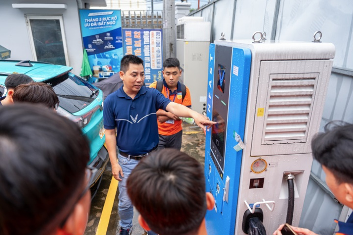 Từ giảng đường đến xưởng ô tô: Sinh viên VKIT chạm môi trường thực tế từ năm nhất 74