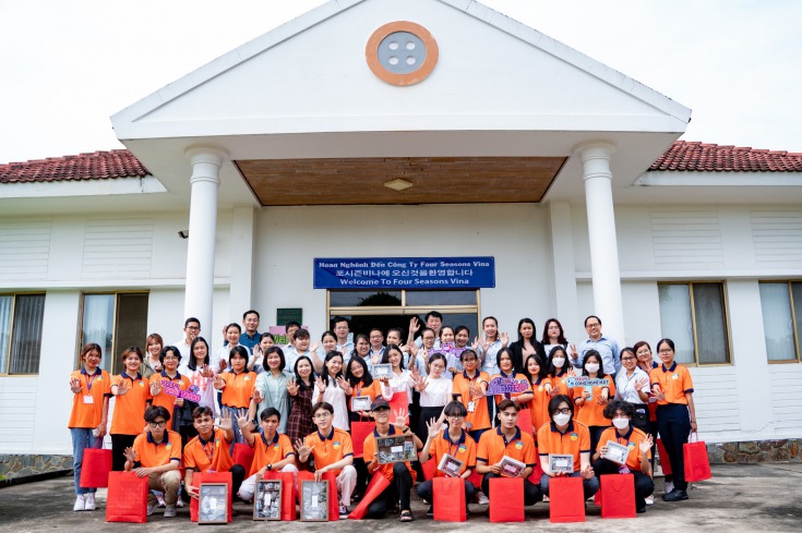 Chuyến tham quan Công ty TNHH Four Seasons Vina đã mang đến những trải nghiệm thú vị cho tân sinh viên Khoa Kiến trúc - Mỹ thuật
