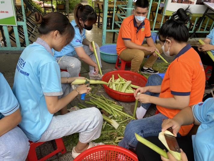 Sinh viên Khoa Điều dưỡng và Xét nghiệm lan tỏa yêu thương qua loạt hoạt động thiện nguyện 57