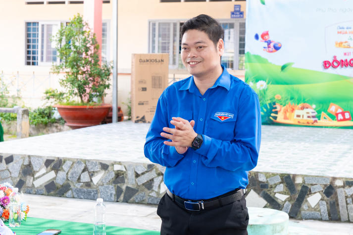 Lãnh đạo HUTECH tiếp sức chiến sĩ Mùa hè xanh 2026 tại Đồng Tháp 16