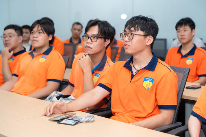 HUTECH IT Office Tour 2025: Sinh viên khám phá môi trường làm việc tại "ông lớn" ngành công nghệ FPT IS 36