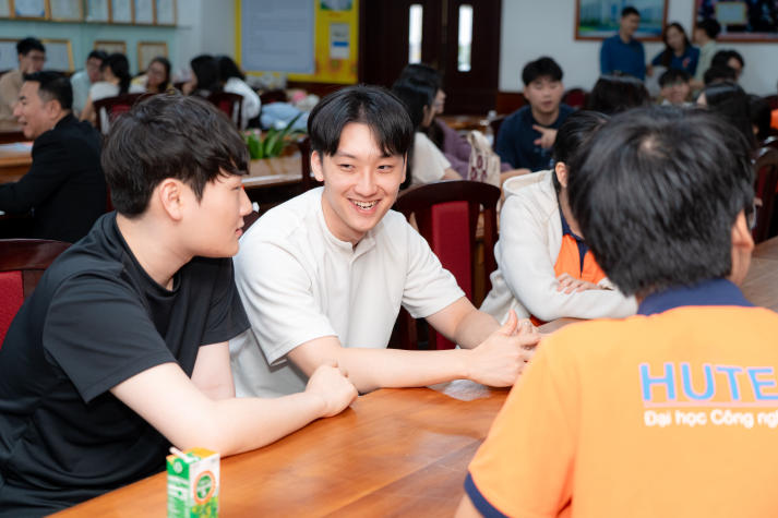 HUTECH and HUFS students kick off a series of cultural exchange activities and international project support 48