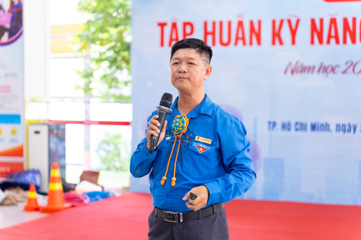 Ban Cán sự lớp HUTECH nâng tầm kỹ năng lãnh đạo và bắt nhịp công nghệ với AI 114