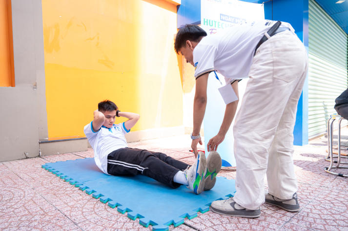 [Video] Sinh viên Khoa Điều dưỡng - Kỹ thuật y học “cháy” hết mình tại HUTECH’s Health Festival 2026 45