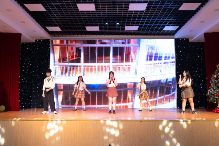 Đón Giáng sinh rộn ràng với K-XMAS của sinh viên Khoa Hàn Quốc học 63