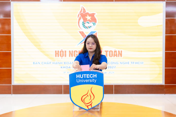 Hội nghị kiện toàn Ban Chấp hành Đoàn HUTECH: Vững bước phát triển công tác Đoàn và phong trào sinh viên 241