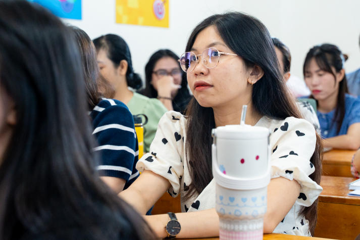 Sinh viên Khoa Tiếng Anh phá vỡ khuôn mẫu, mở rộng tư duy với văn học Mỹ hiện đại 34