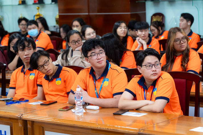 Sinh viên HUTECH học cách thấu hiểu, yêu thương bản thân tại chương trình HUTECH Beside You 62