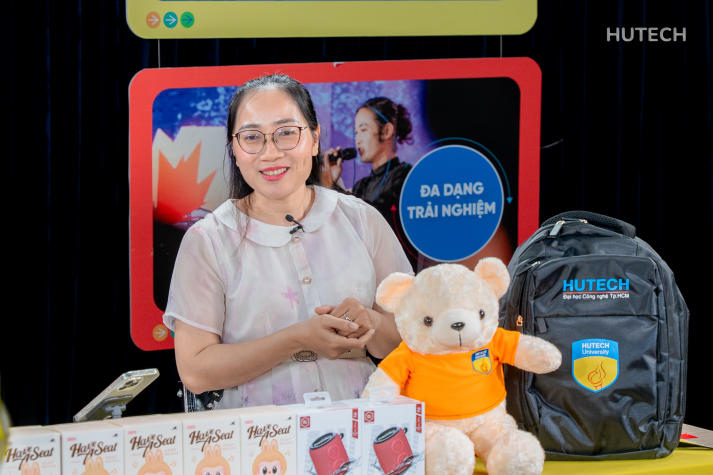 [HUTECH TIKTOK LIVE 2025] Hé lộ môi trường đào tạo quốc tế đầy sức hút dành cho Gen Z 28