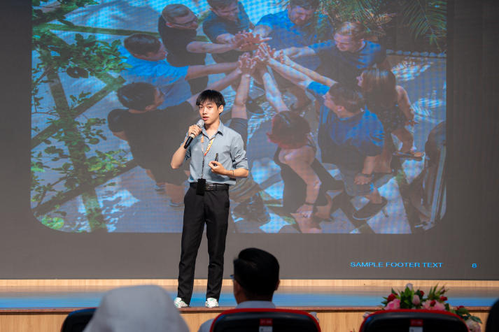 [Video] HUTECH - English Public Speaking Contest 2026: Khơi nguồn bản lĩnh công dân toàn cầu 23