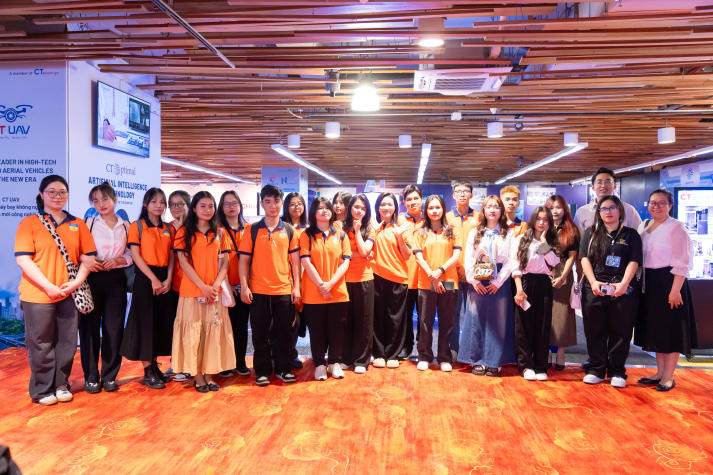 Diễn đàn Quảng cáo sáng tạo 2025 truyền cảm hứng cho thế hệ trẻ HUTECH 75