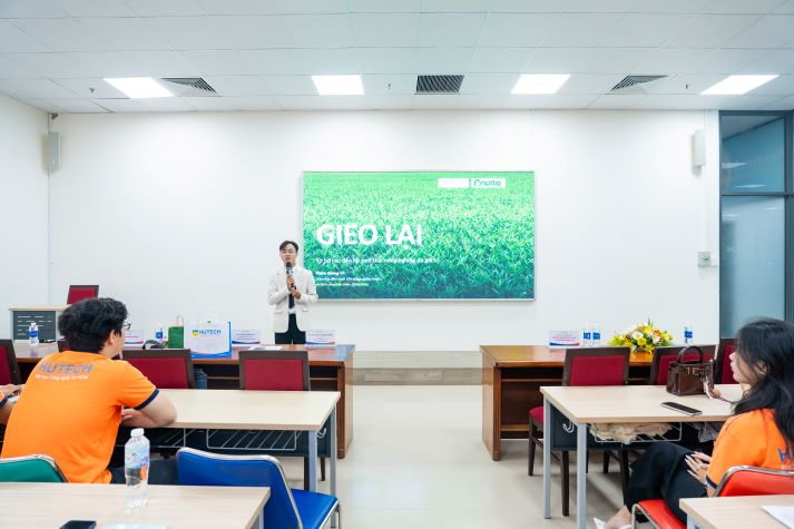 [Ảnh] HUTECH Innovatalk 2026: Sinh viên giải bài toán nông nghiệp đa giá trị từ thực tiễn xã Bình Mỹ (TP.HCM) 20