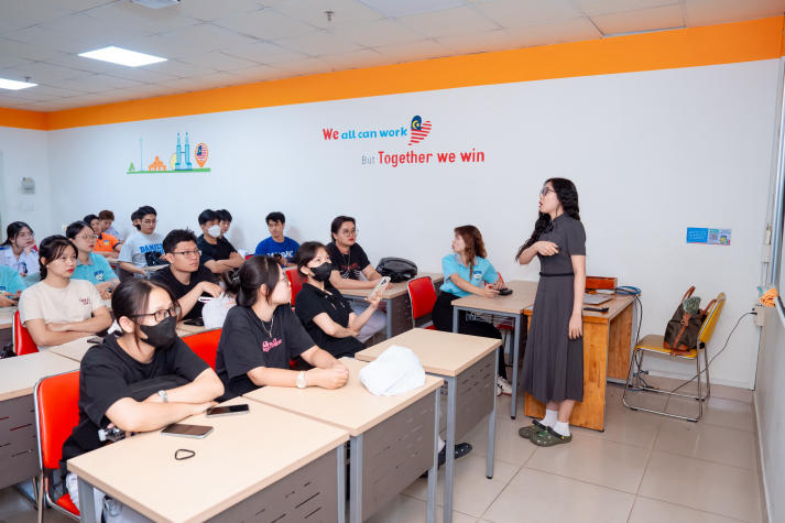 [Video] Lễ khởi động học kỳ bệnh viện: Dấu mốc khởi đầu hành trình thực tập của sinh viên Khoa Điều và Xét nghiệm HUTECH 108