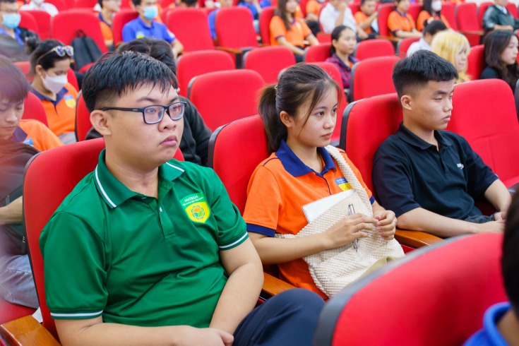 [Mùa hè xanh HUTECH 2023] Chiến sĩ mùa hè xanh tham gia tập huấn chiến sĩ trước thềm ra quân 106