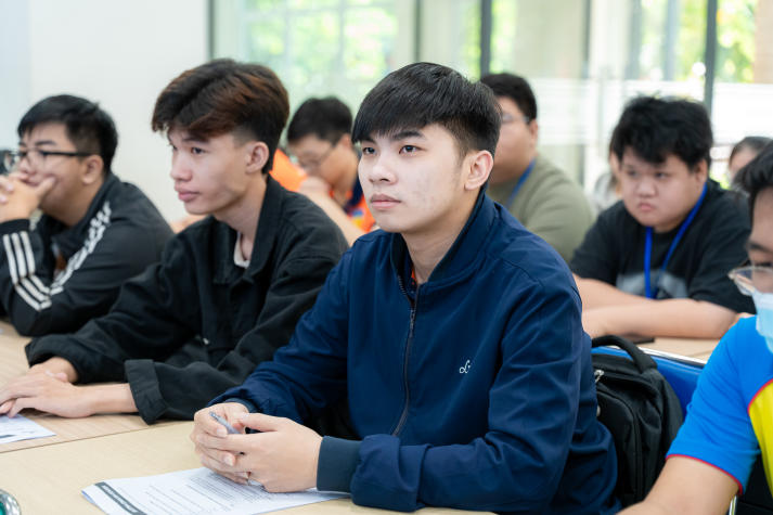 Sinh viên Công nghệ thông tin nâng cao năng lực tiếng Anh chuyên ngành trong kỷ nguyên AI 55