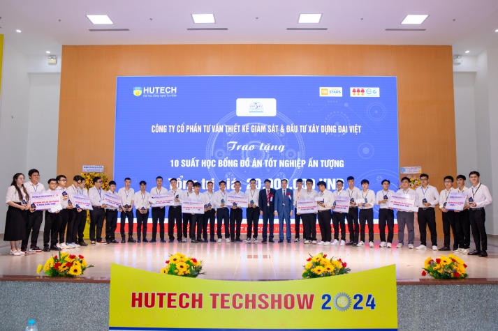 [Video] Sinh viên “khoe” hơn 200 đồ án tốt nghiệp ấn tượng trước doanh nghiệp tại HUTECH TECHSHOW 2024 234