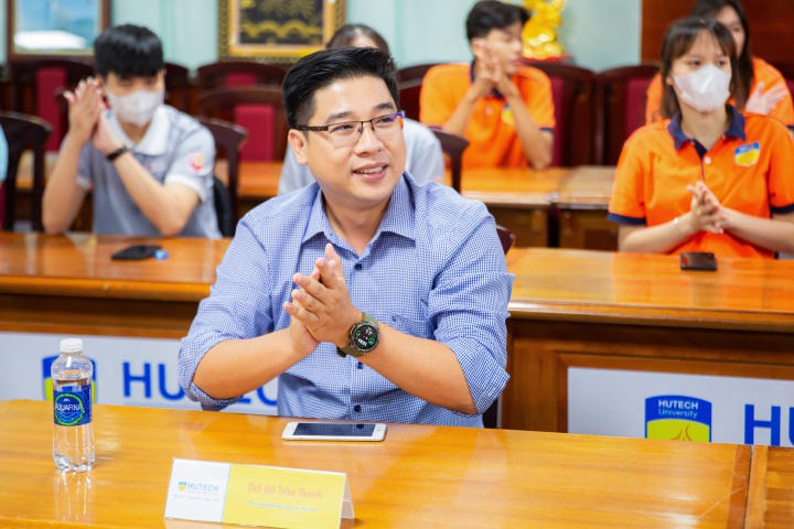 HUTECH chính thức ra mắt CLB nói tiếng Anh “HUTECH English Speaking Club” - HESC 43