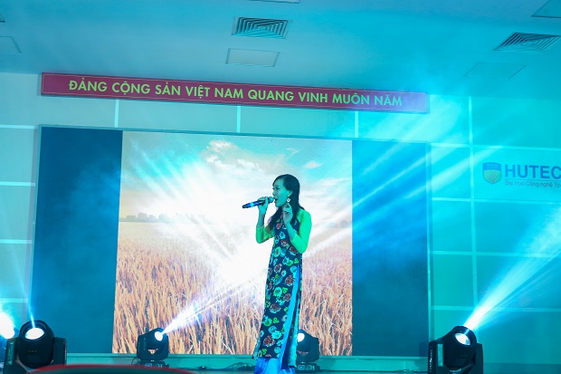 Việt Nam hữu tình được tái hiện tại Vòng sơ khảo Hội thi “Tiếng hát từ giảng đường” lần 14 năm 2020 355