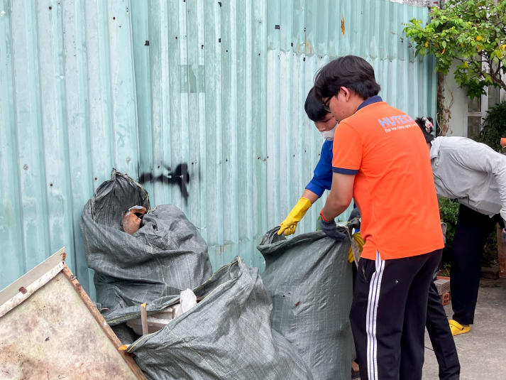 Tháng Thanh niên rực rỡ của sinh viên Khoa Marketing - Kinh doanh quốc tế 75