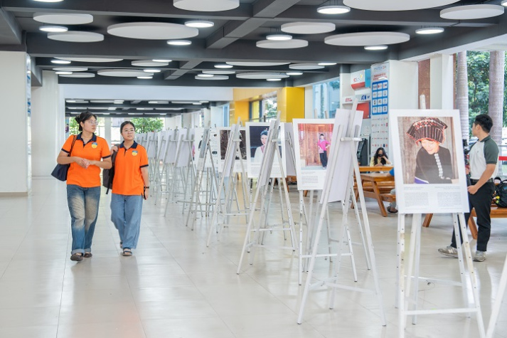 “Dám sống một cuộc đời rực rỡ”: Khi sinh viên HUTECH chạm vào văn hóa qua lăng kính của Đạo diễn - Cựu nhà báo Nguyễn Bông Mai 28