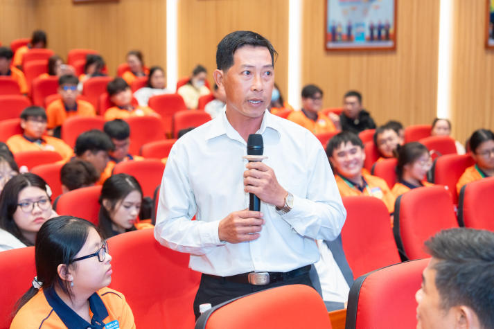 Tân sinh viên Khoa Thẩm mỹ và Khoa học sự sống sẵn sàng cho hành trình đại học 87